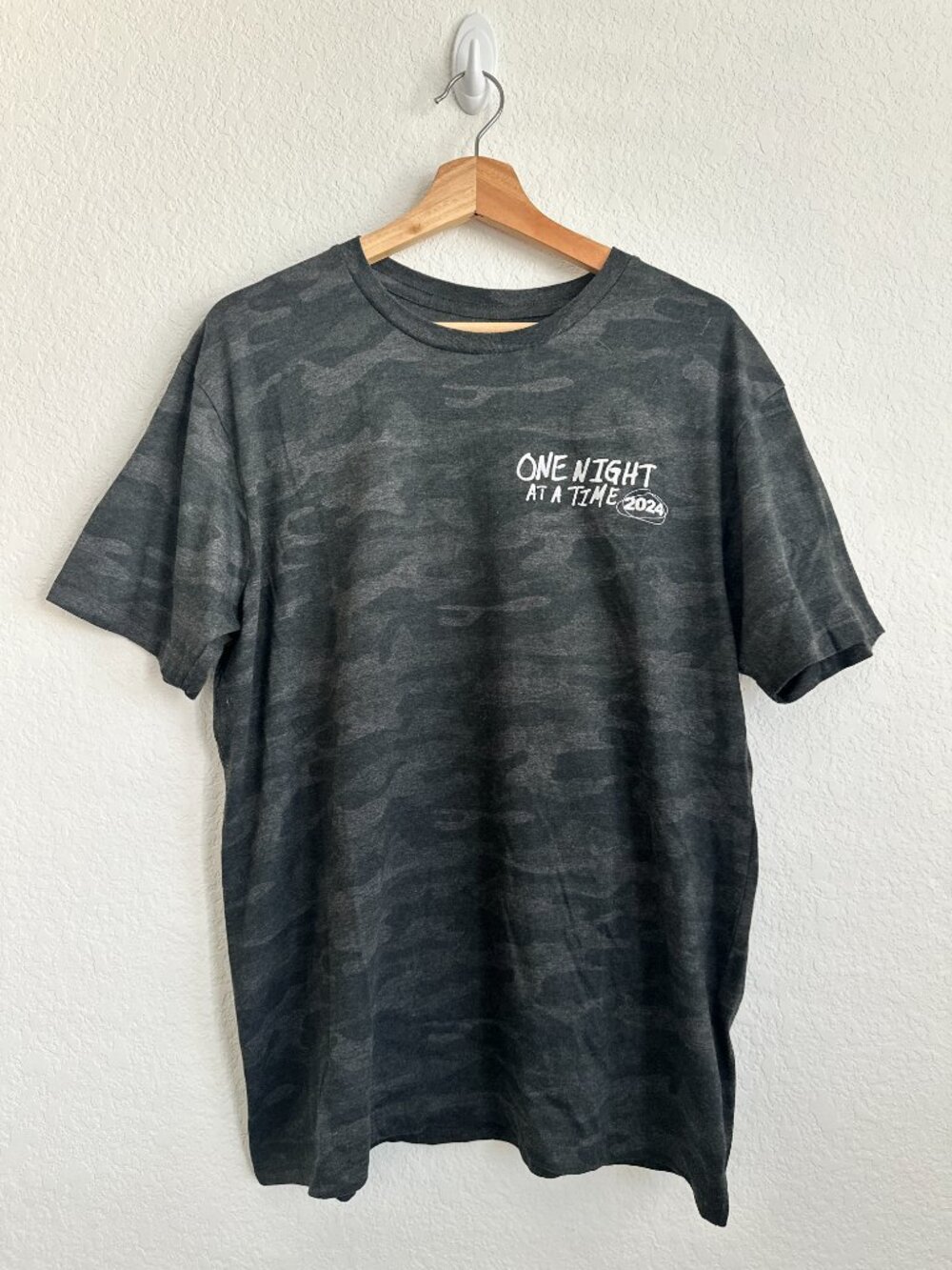 Morgan Wallen One Night at a Time 2024 Tour Camo Shirt Men's Large